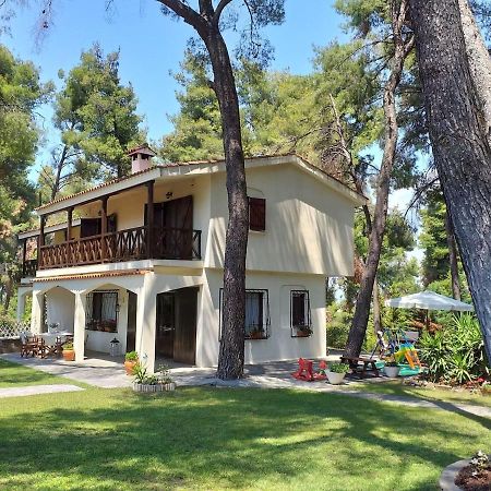 Sani Villa Of Traditional Architecture Exterior photo