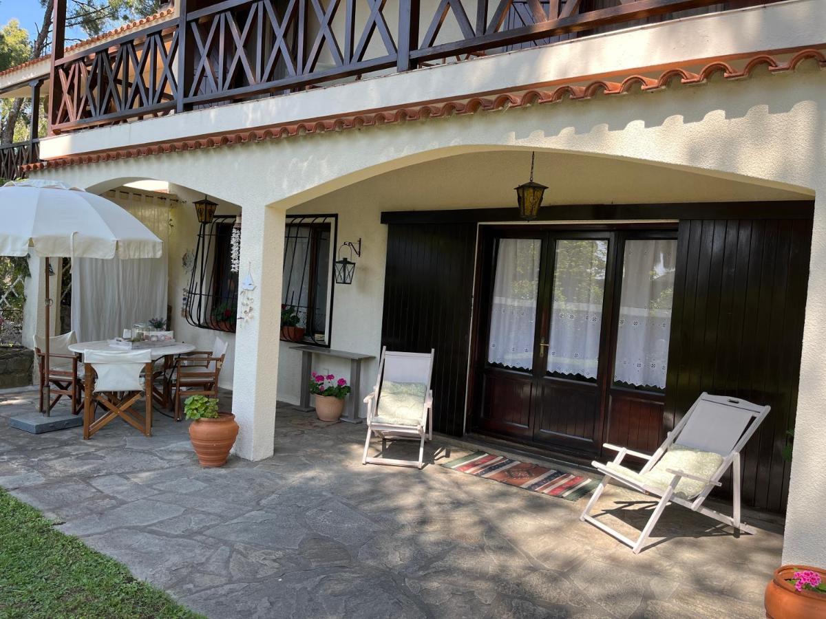 Sani Villa Of Traditional Architecture Exterior photo