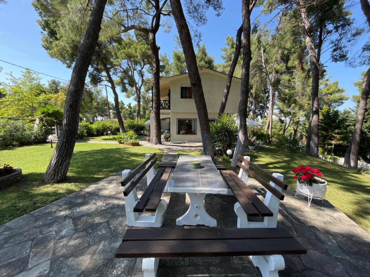 Sani Villa Of Traditional Architecture Exterior photo
