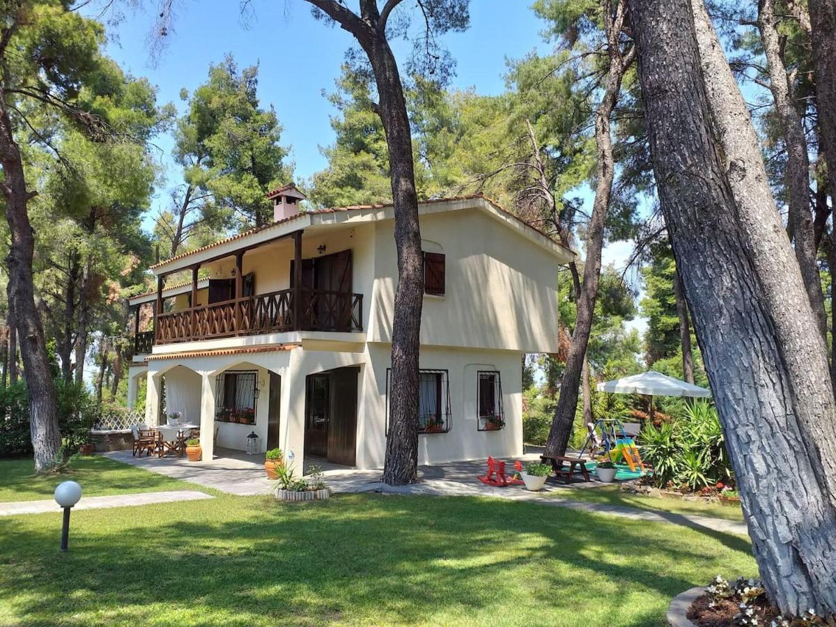 Sani Villa Of Traditional Architecture Exterior photo
